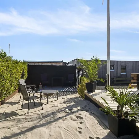 Dagh - 100m From The Sea By Interhome *