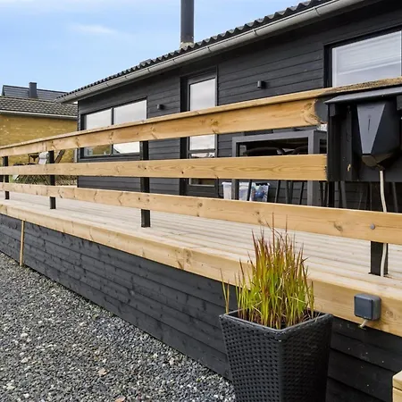 Holiday home Dagh - 100m From The Sea By Interhome Sjolund