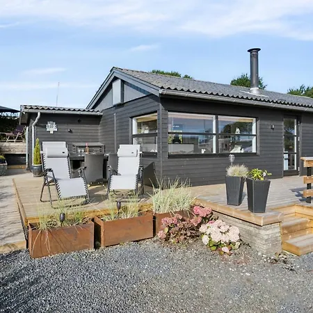 Holiday home Dagh - 100m From The Sea By Interhome Sjolund