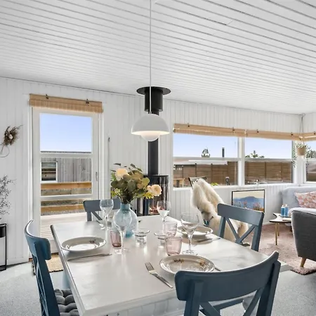 Dagh - 100m From The Sea By Interhome *