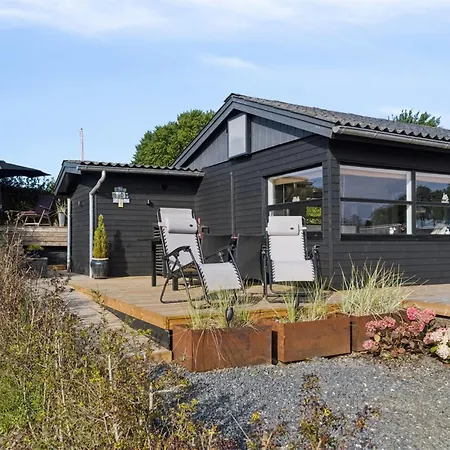Dagh - 100m From The Sea By Interhome *